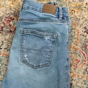 Light wash curvy style mom jean, size 4